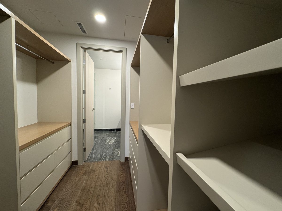 10 of 14: Vestidor rec. Principal