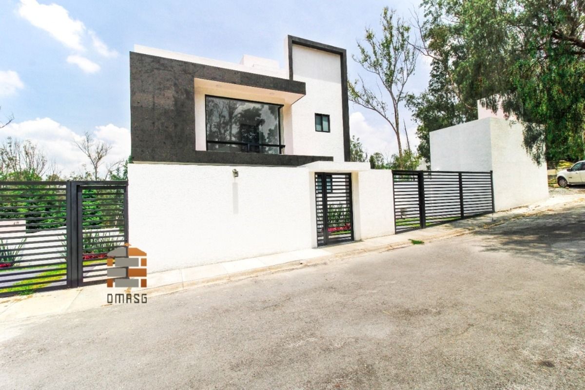 1 de 14: Fachada principal