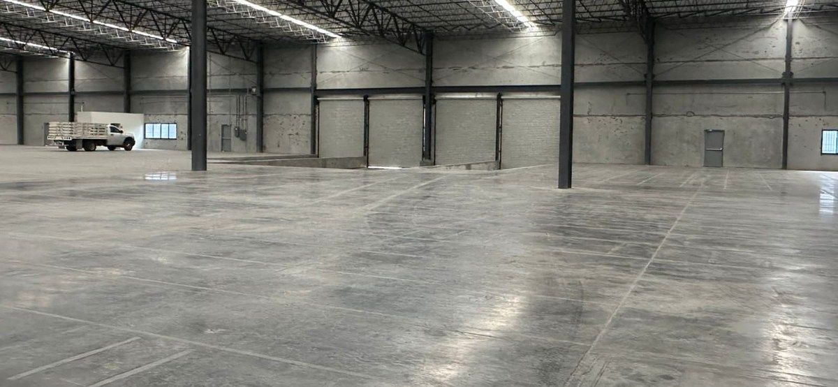 4 de 7: interior con anden