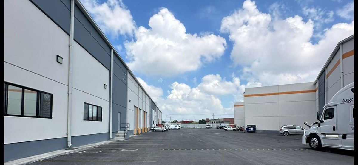 5 de 7: acceso y estacionamientos