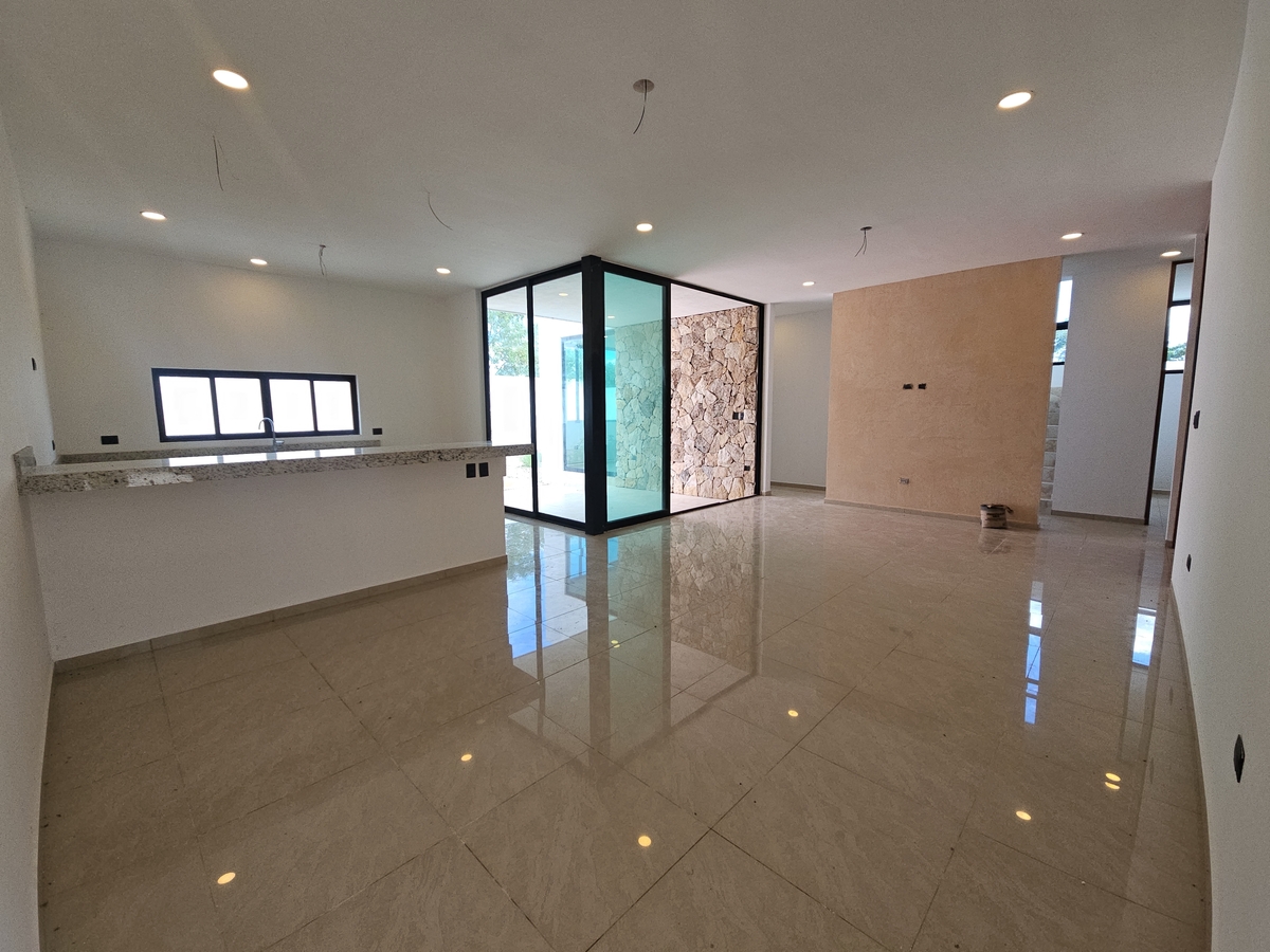 4 of 24: Sala y Comedor