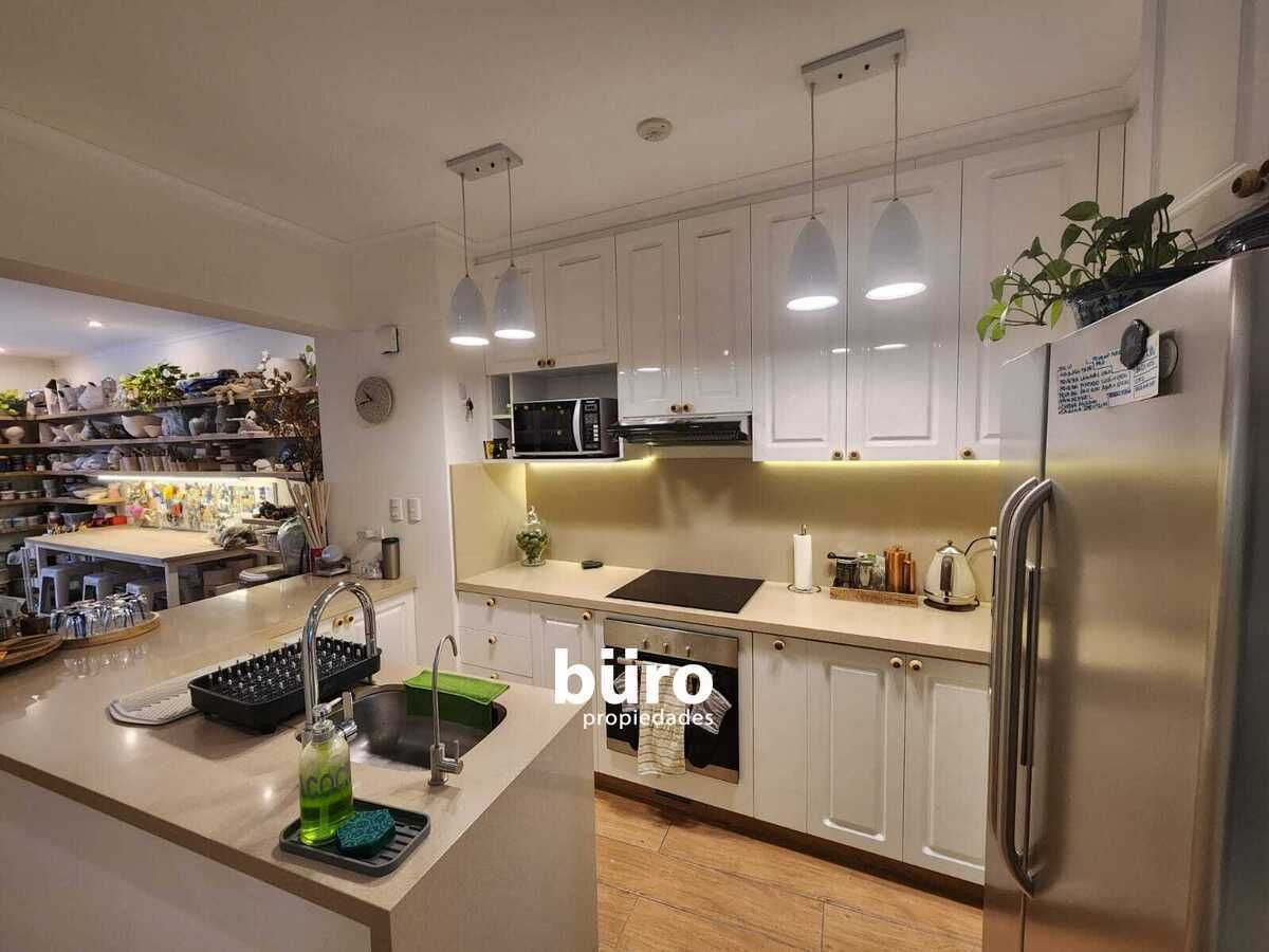 5 of 15: Kitchenette
