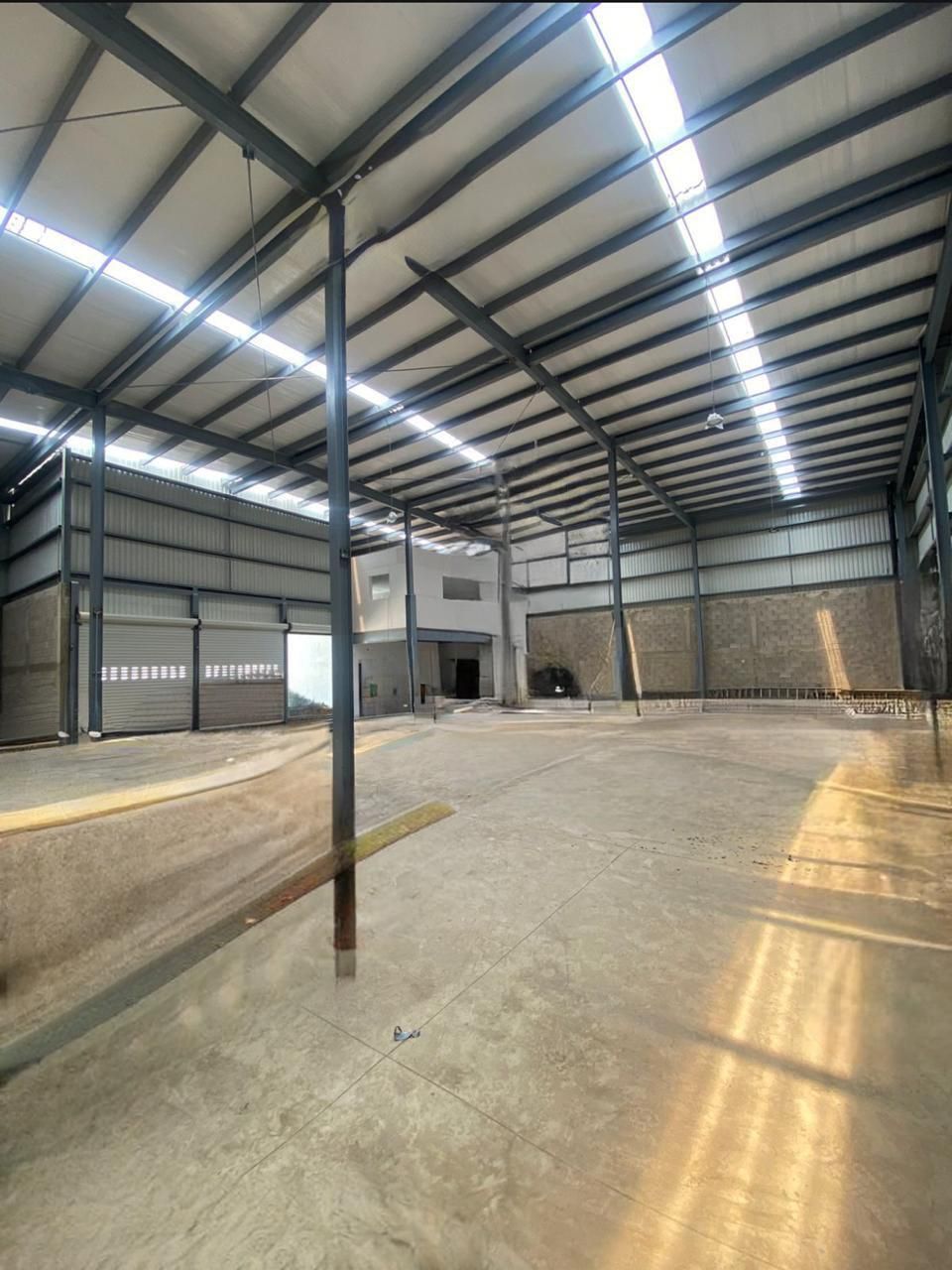 7 of 8: ÁREA DE DESCARGA Y ADMINISTRACIÓN