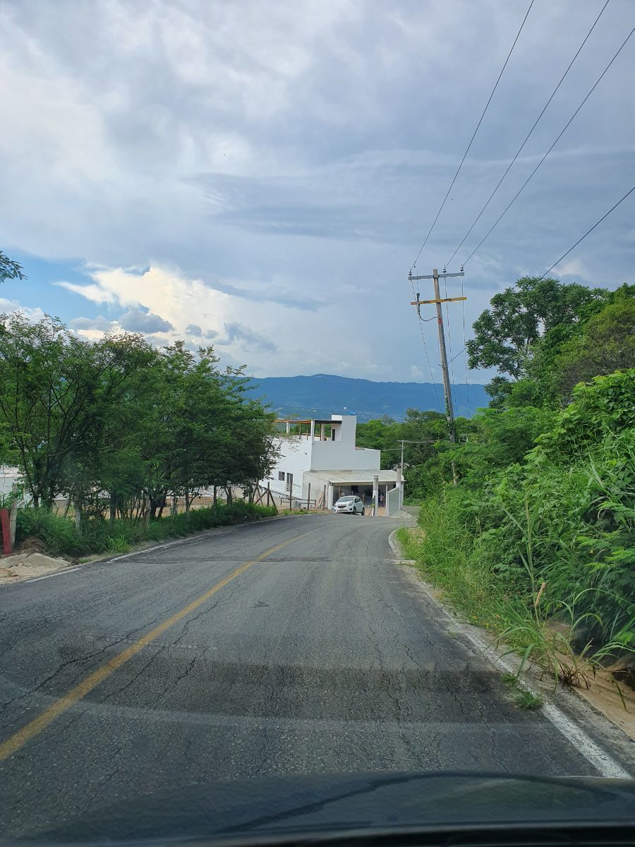 Calle de llegada a la privada