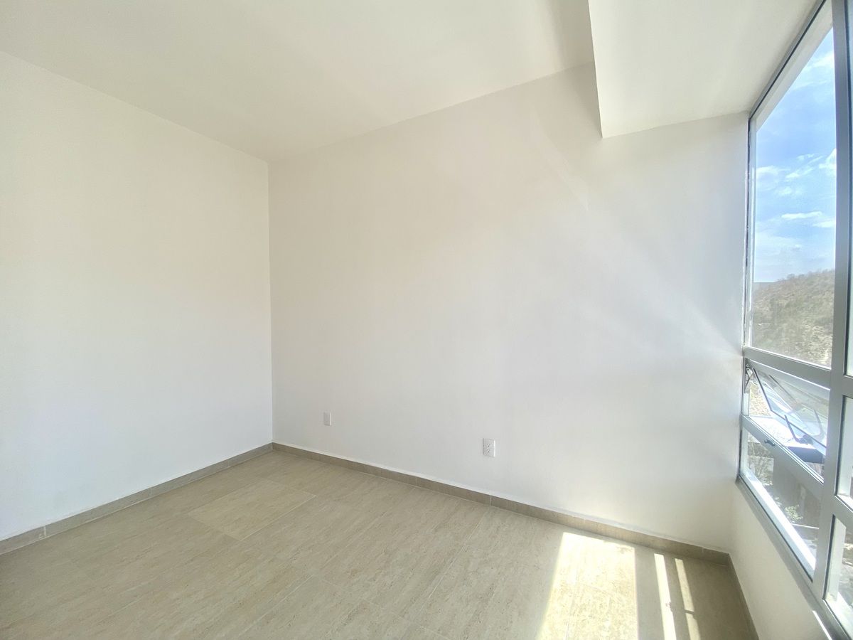 11 of 19: Recámara 2