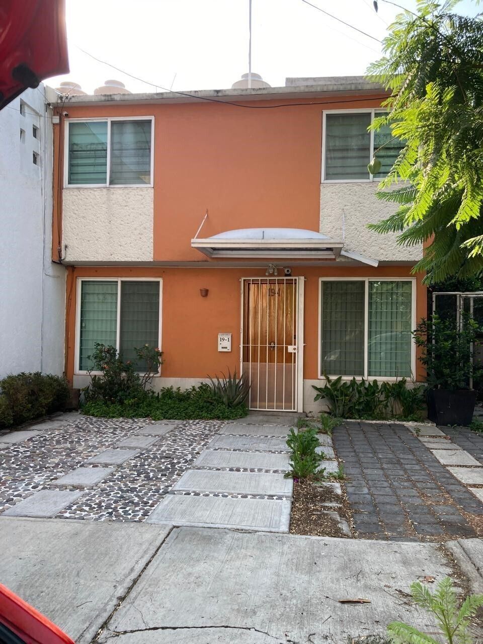 2 de 11: FACHADA