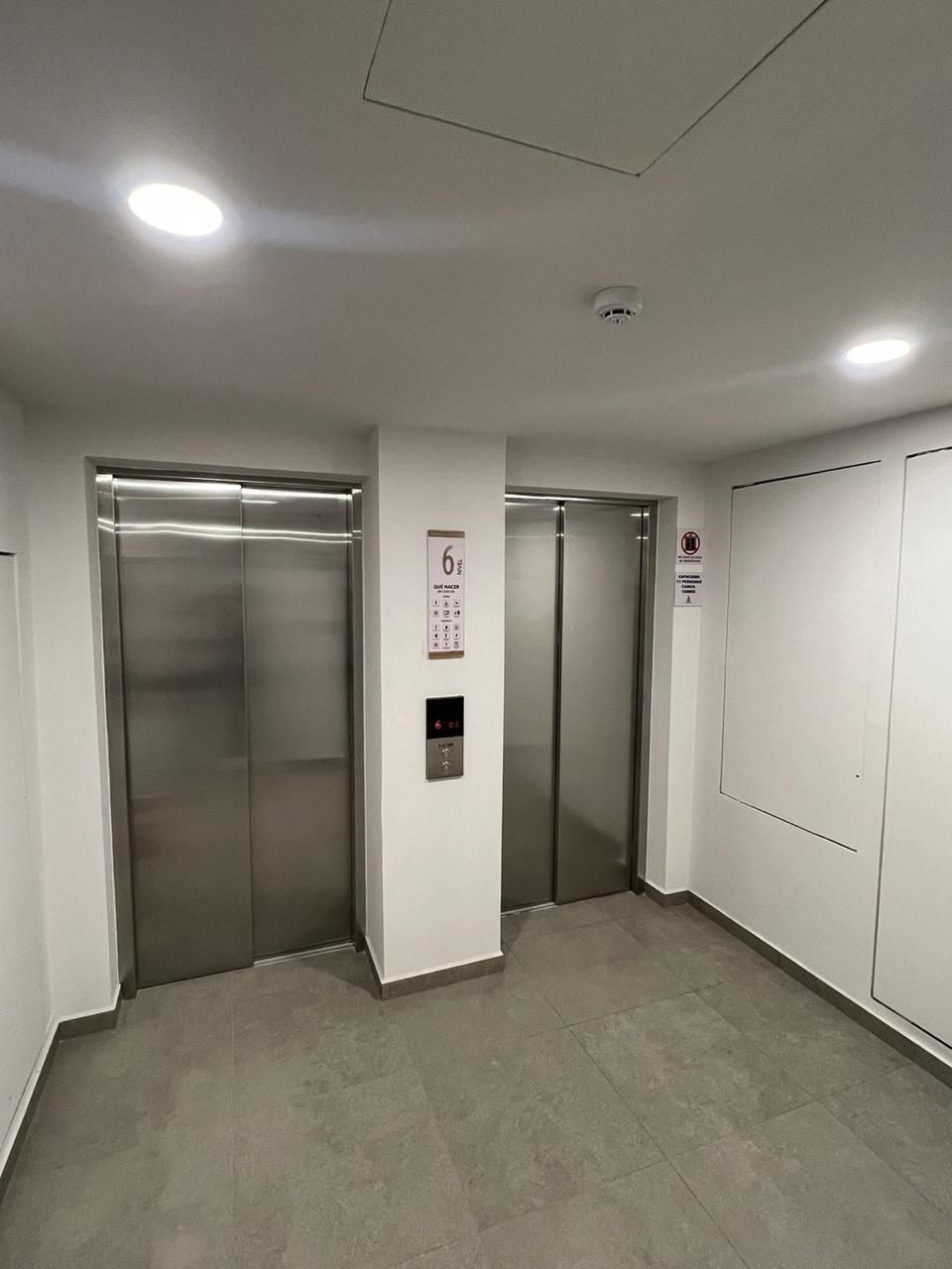 19 de 28: ELEVADORES