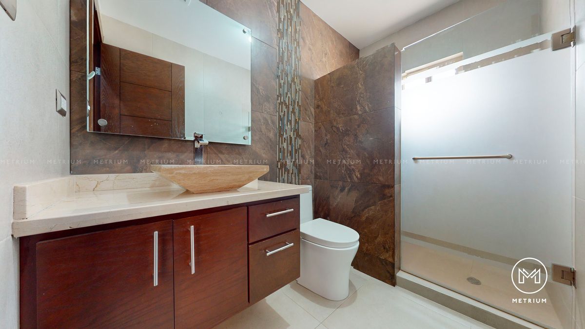 25 de 27: Baño de Recamara Secundaria 2