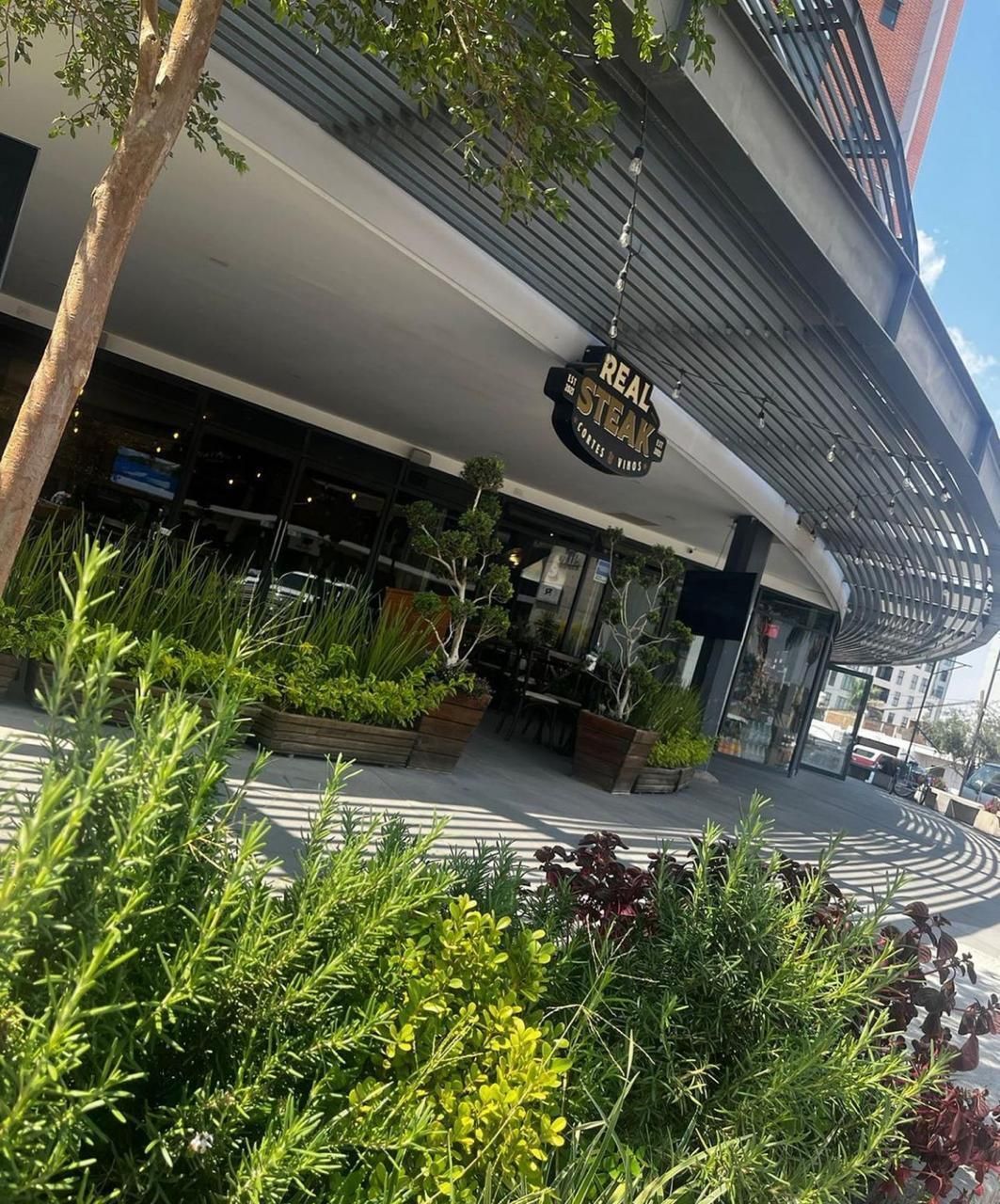 LOCAL COMERCIAL EN RENTA