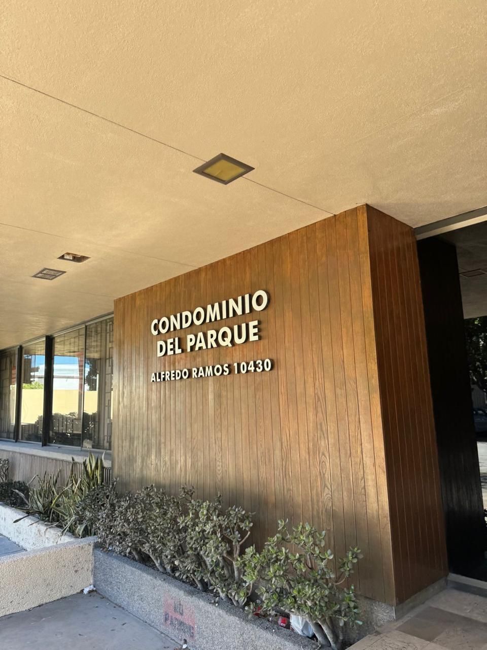 Oficina en Renta (Condominio del Parque)