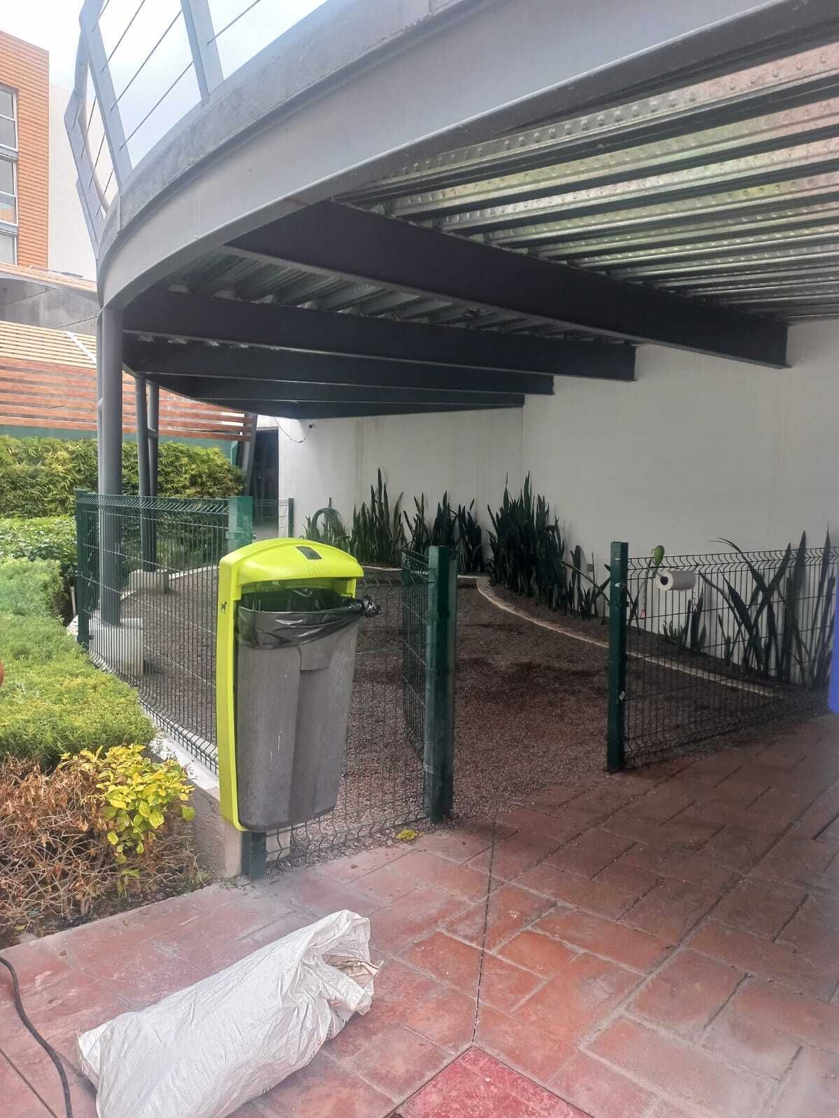 4 de 37