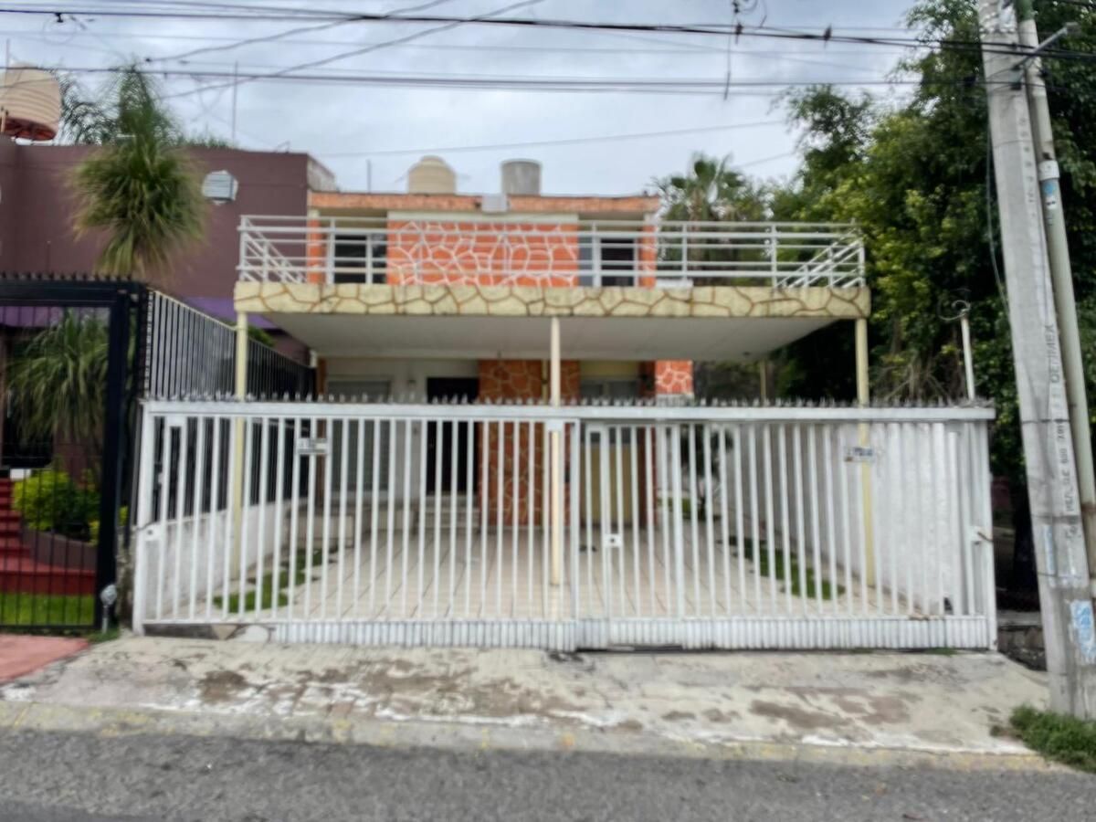 Casa en RENTA en Av. RIO NILO Ideal Para COMERCIO.