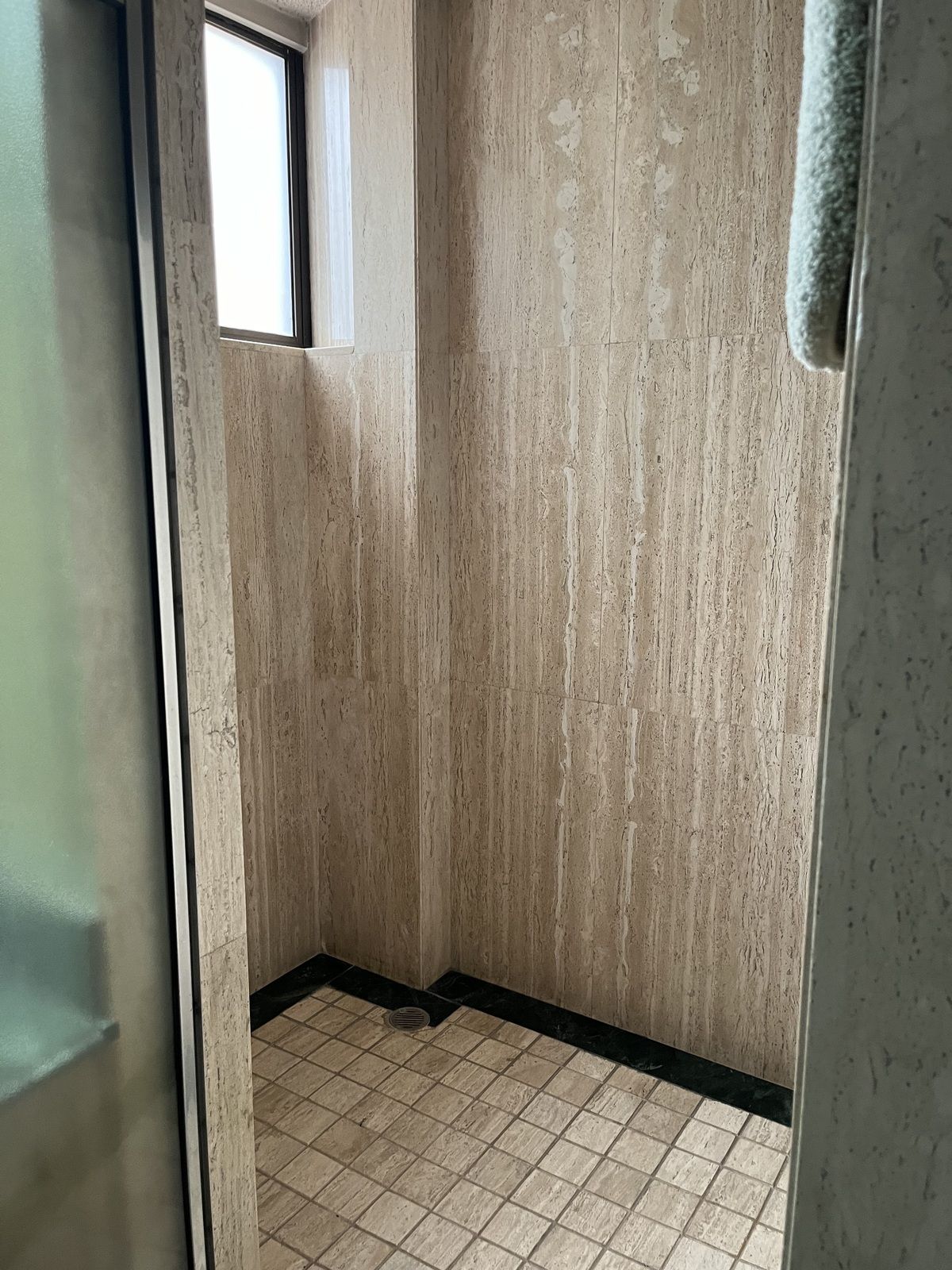 24 of 33: Baño 1