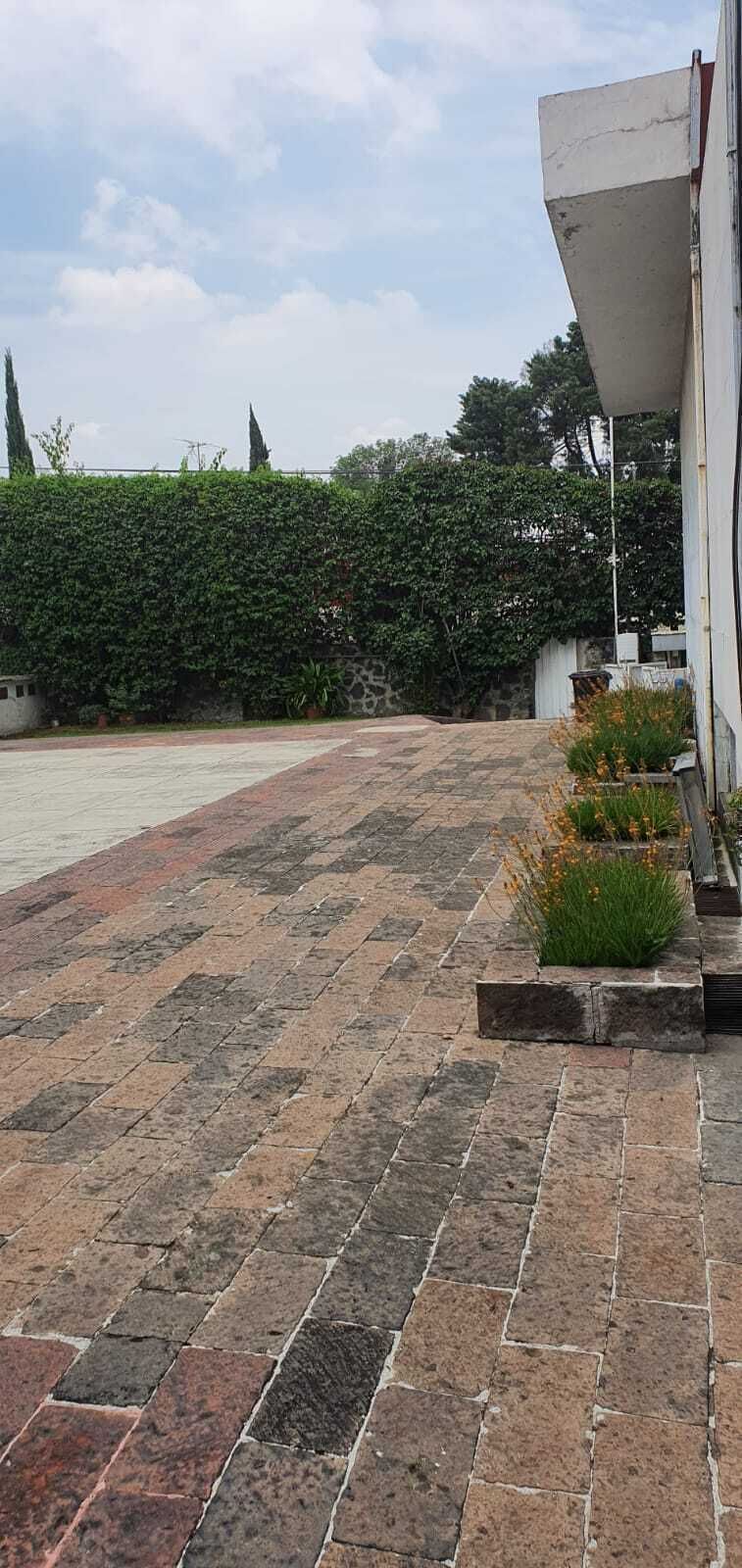 21 de 31: Patio