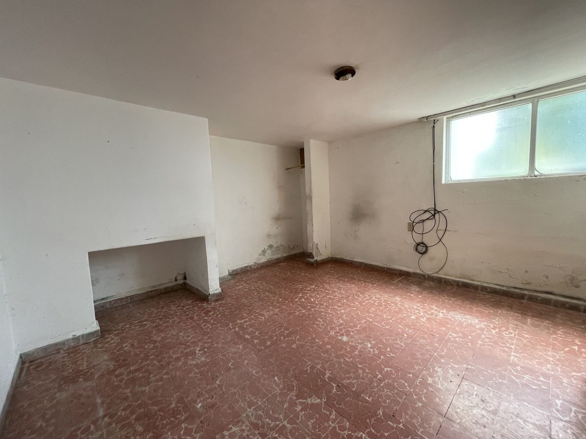 27 de 31: Cuarto de lavado y servicio