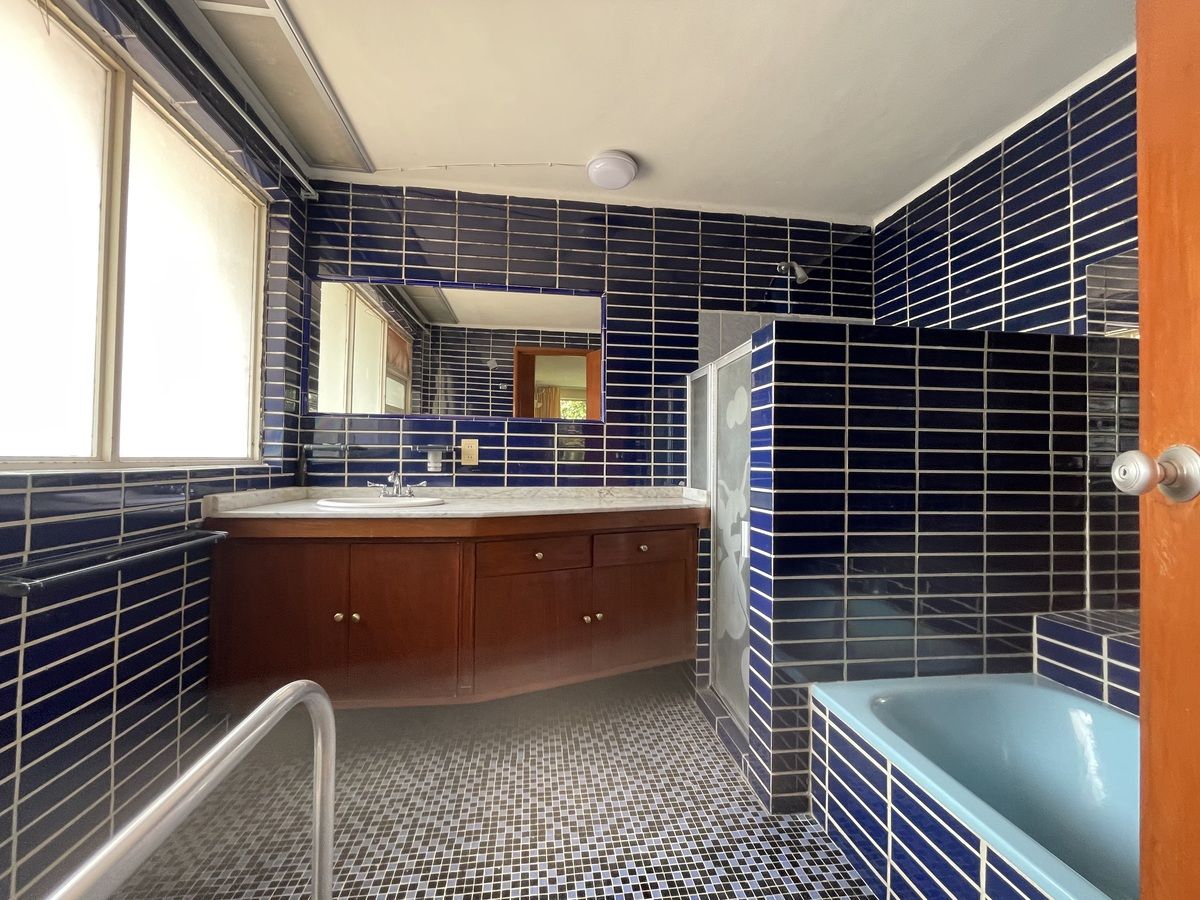 8 de 31: Baño de recámara principal