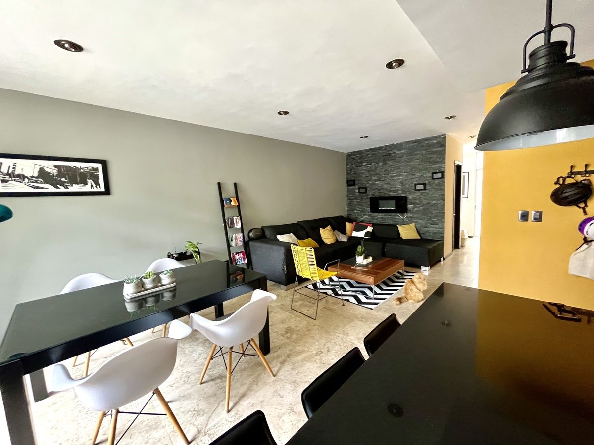 2 of 21: Sala comedor