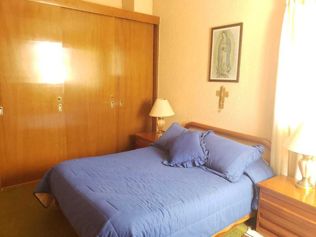 13 of 15: Recámara principal con Baño completo