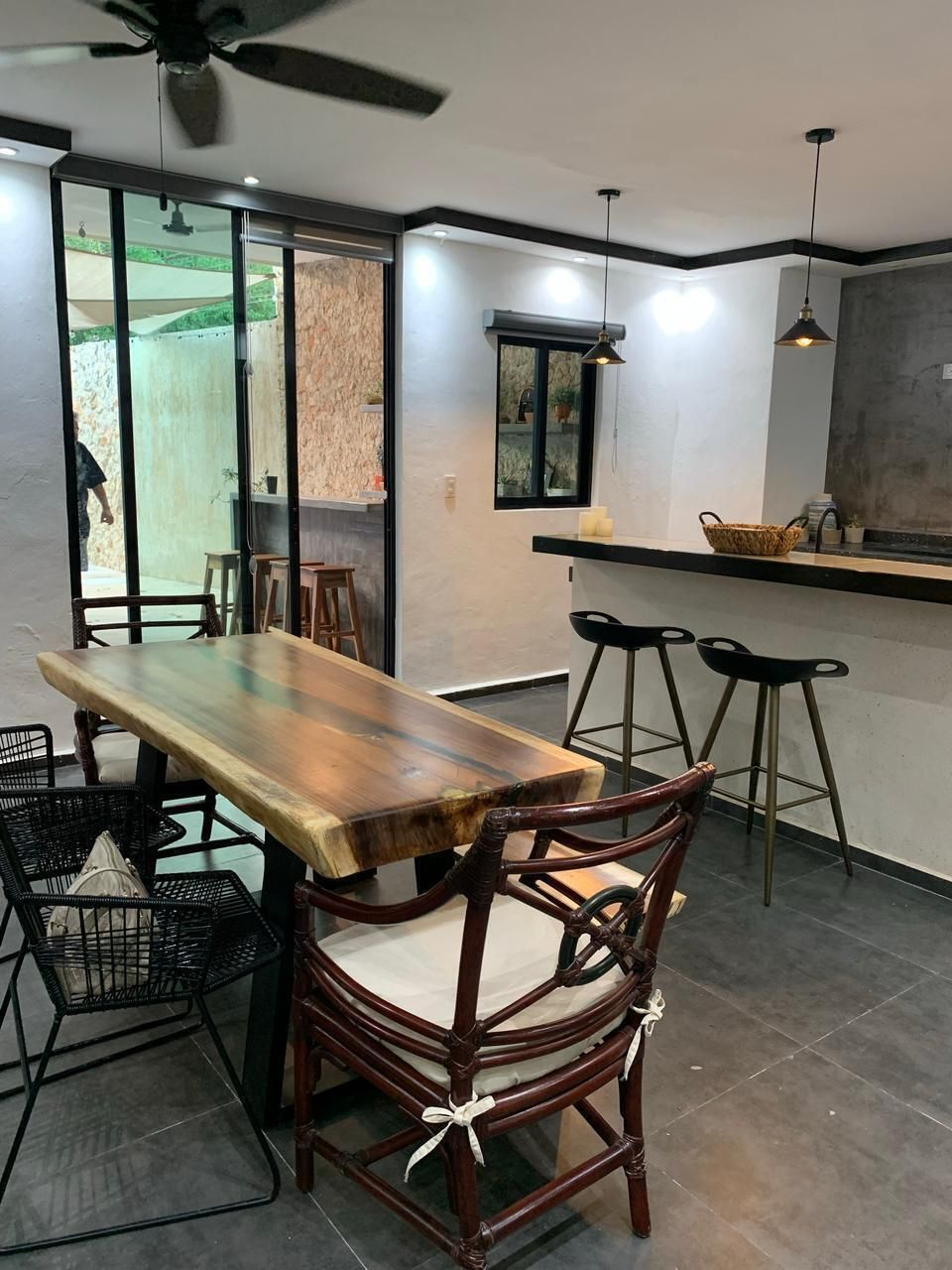 5 of 26: Comedor y cocina