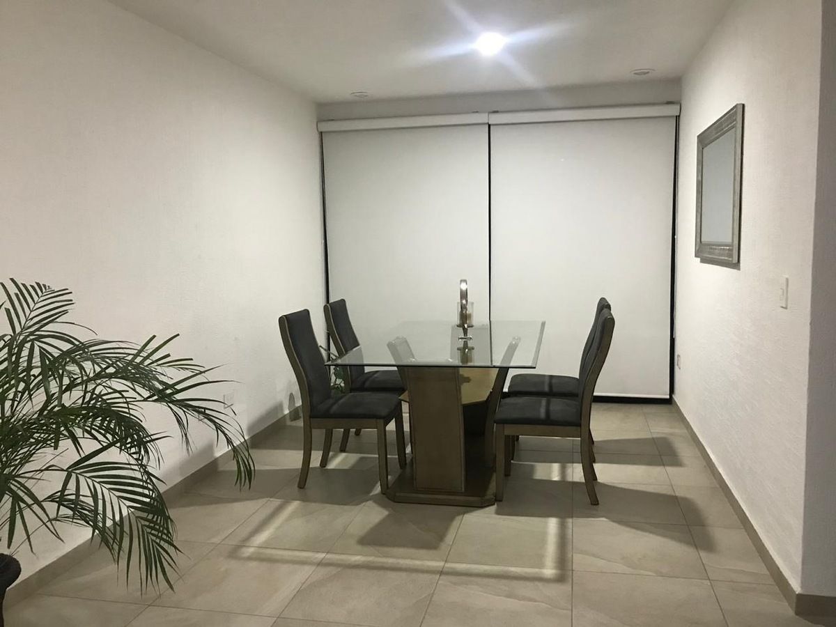 3 de 12: Área de Comedor