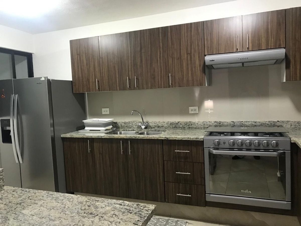 4 de 12: Cocina equipada