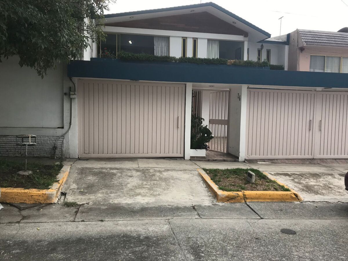 CASA À VENDA PARA ATUALIZAR EM SATÉLITE, foto 1 de 29