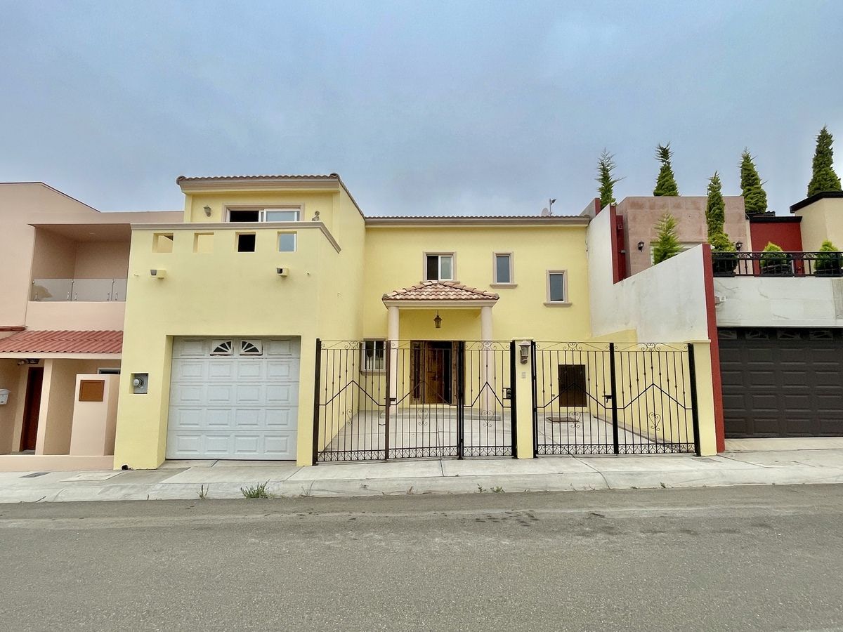 Venta de Casa Fixer Upper en Puerta del Mar, Rosarito