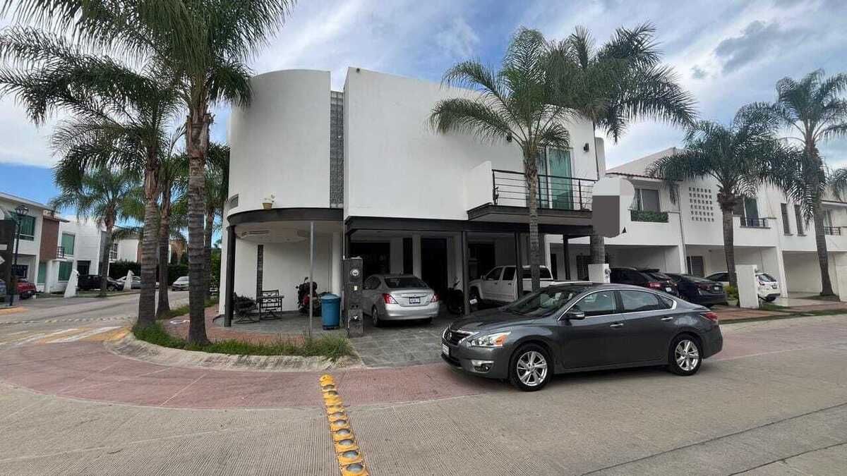 https://assets.easybroker.com/property_images/4654074/78433893/EB-QW4074.jpeg?version=1722900555
