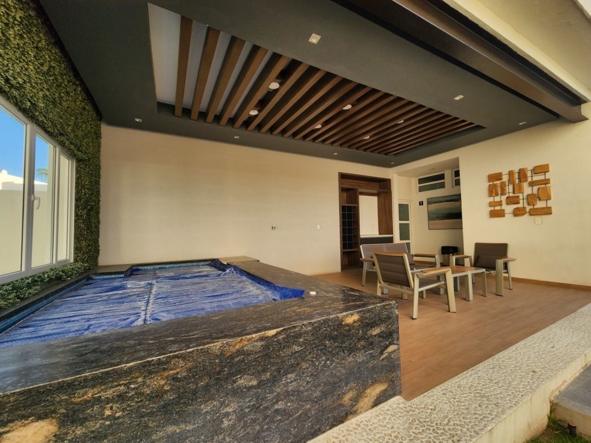 21 de 33: jacuzzi