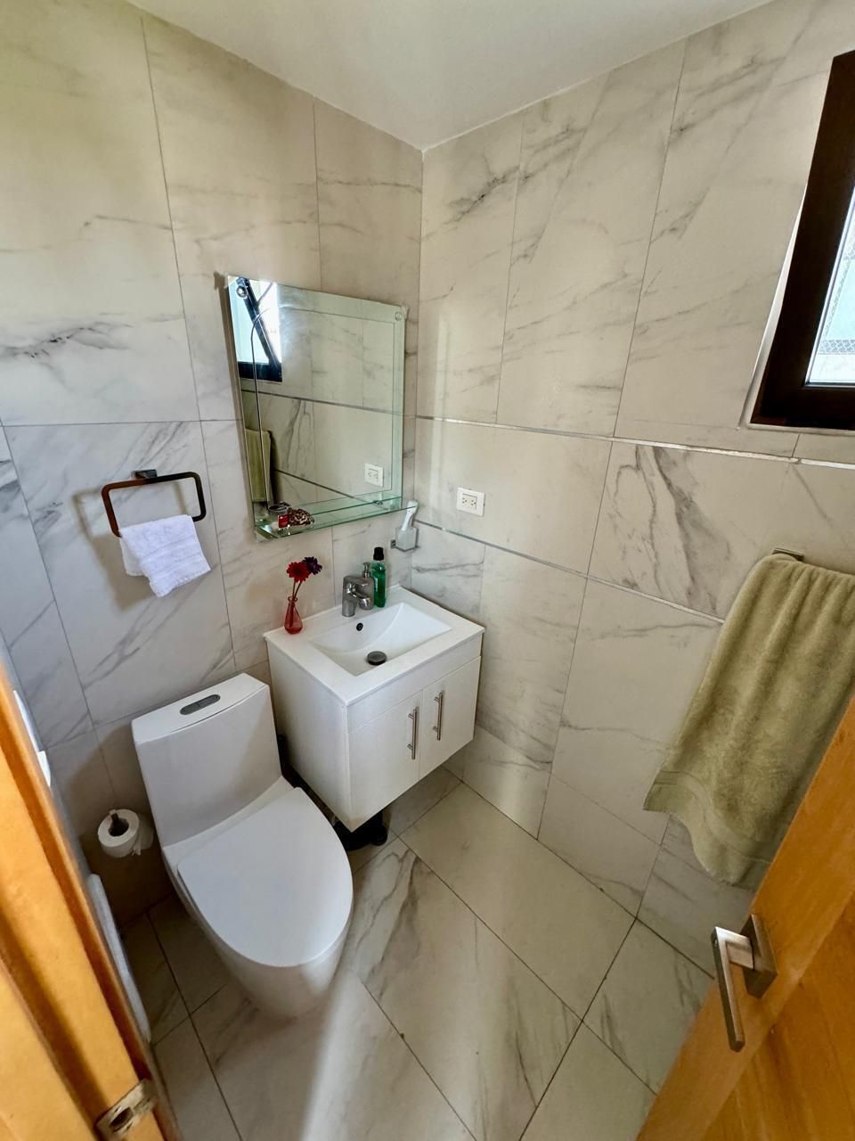 11 de 27: BANO PRINC