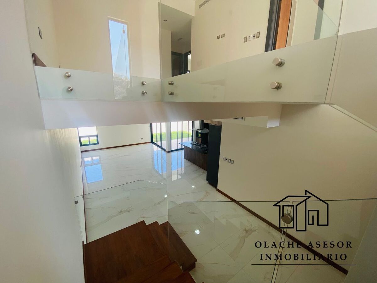 10 of 23: DOBLE ALTURA