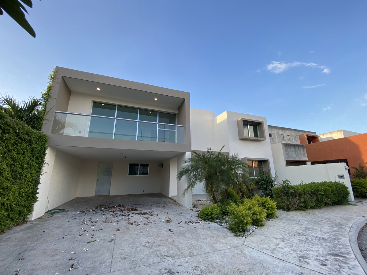 1 de 49: FACHADA