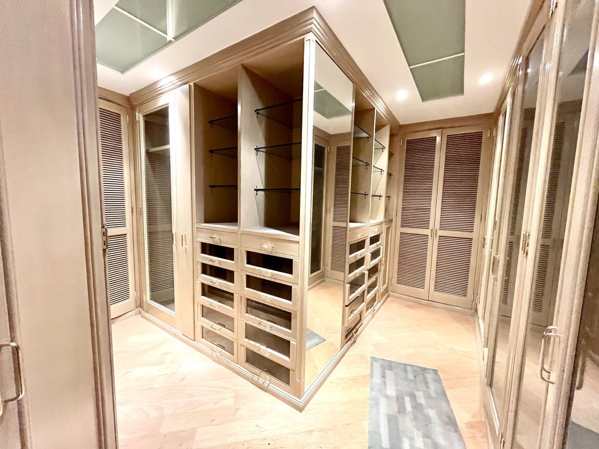 Vestidor de la recámara principal