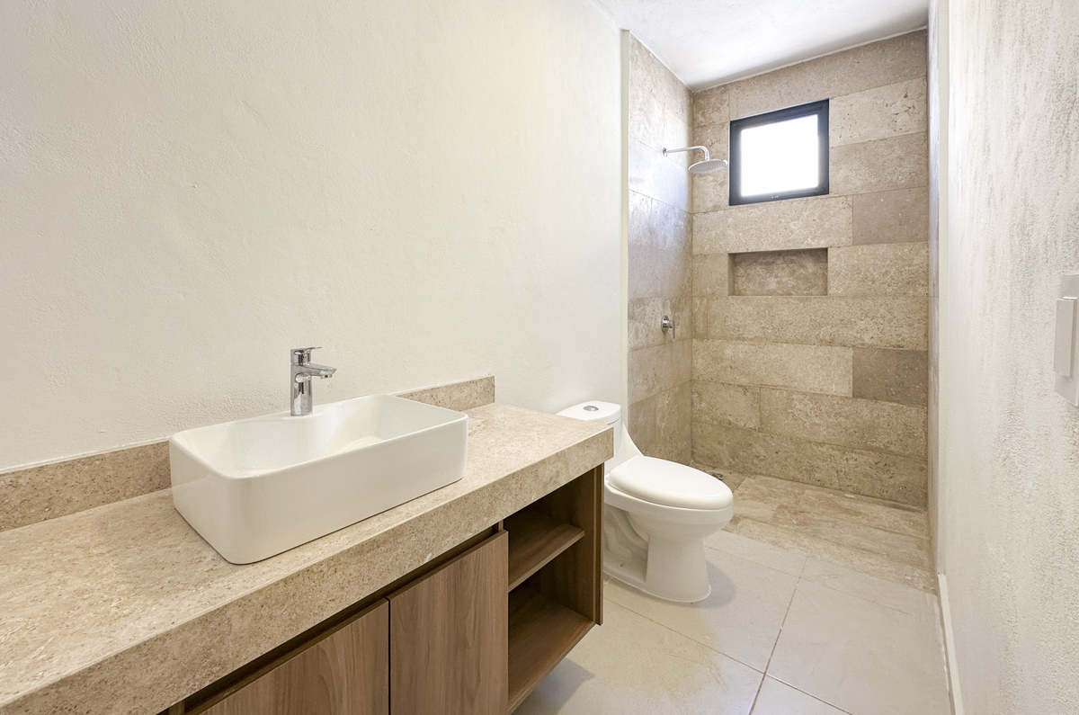 8 de 16: Baño Completo