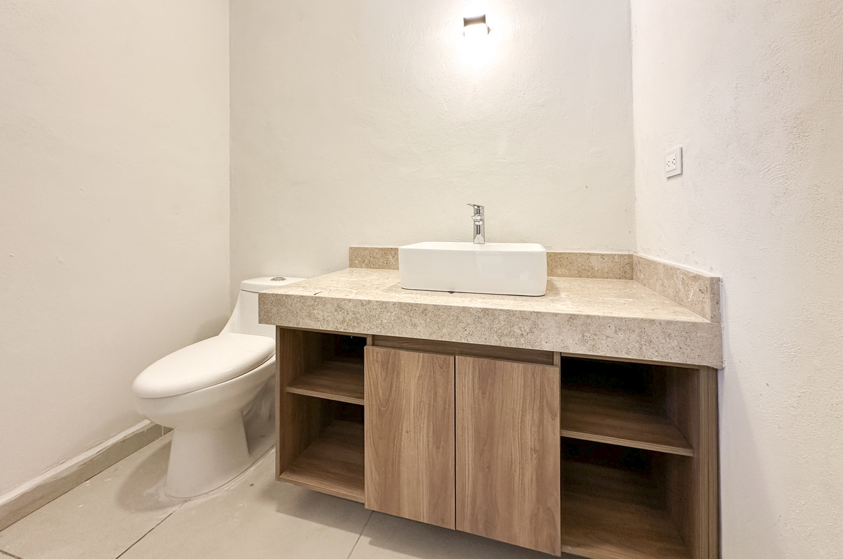 6 de 16: Baño Completo