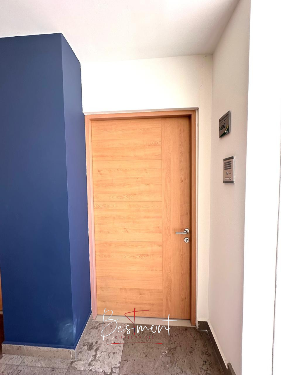 4 de 33: Entrada al Pent House
