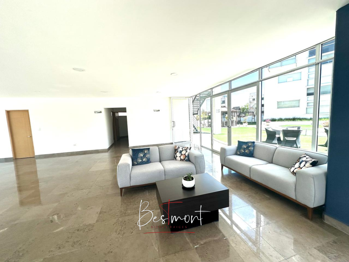 2 de 33: Lobby