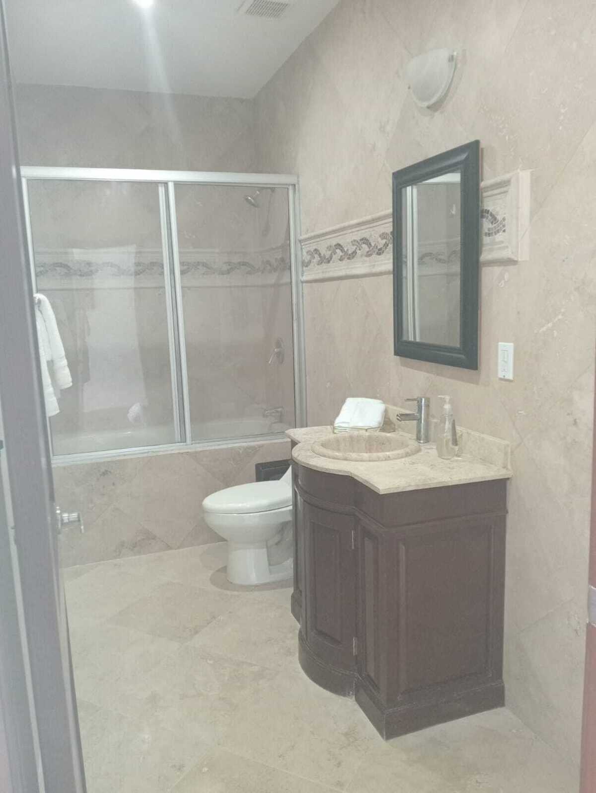 7 de 11: baño de Visitas