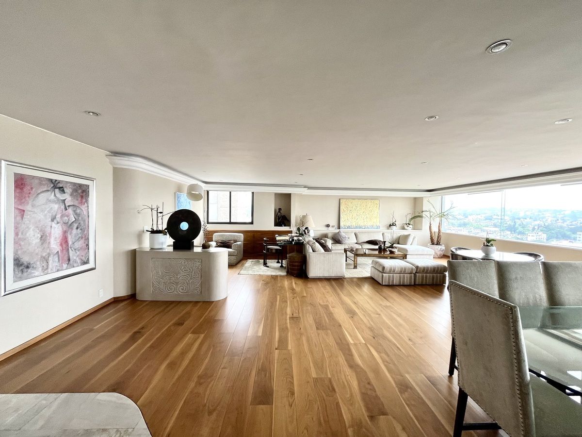 2 de 21: Sala y comedor
