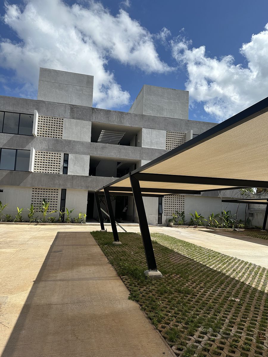 1 de 12: Fachada Principal