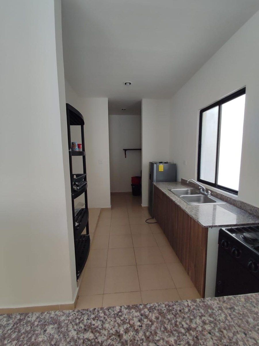 House in Tixcacal Opichen, Mérida, photo 13 of 37
