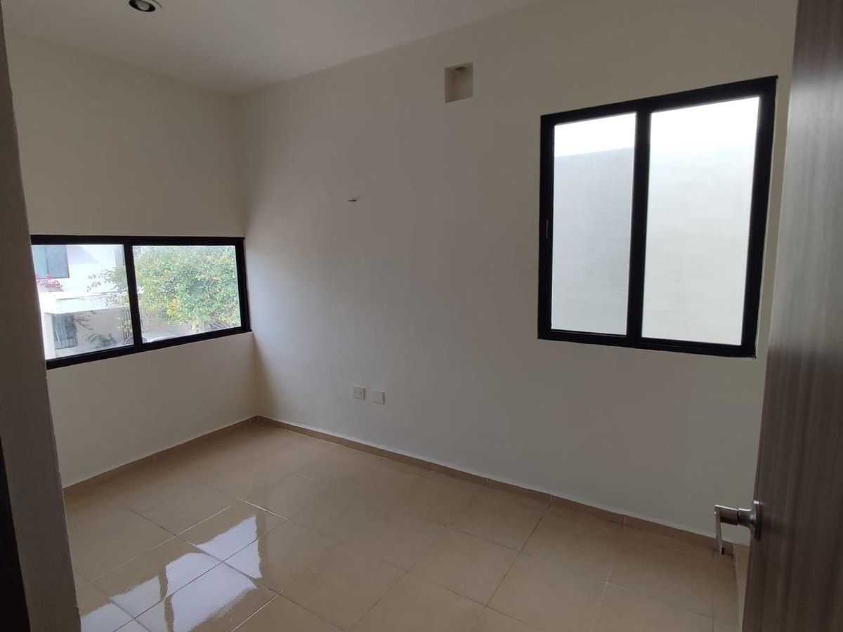 House in Tixcacal Opichen, Mérida, photo 19 of 37