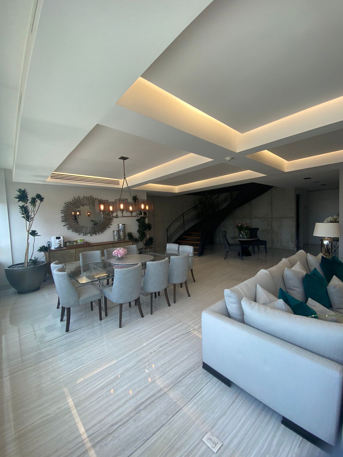 Departamento en Venta en Av. Stim con 3 Recámaras, 3 Baños y 380 Metros Cuadrados Departamento en Venta en Av. Stim con 3 Recámaras, 3 Baños y 380 Metros Cuadrados