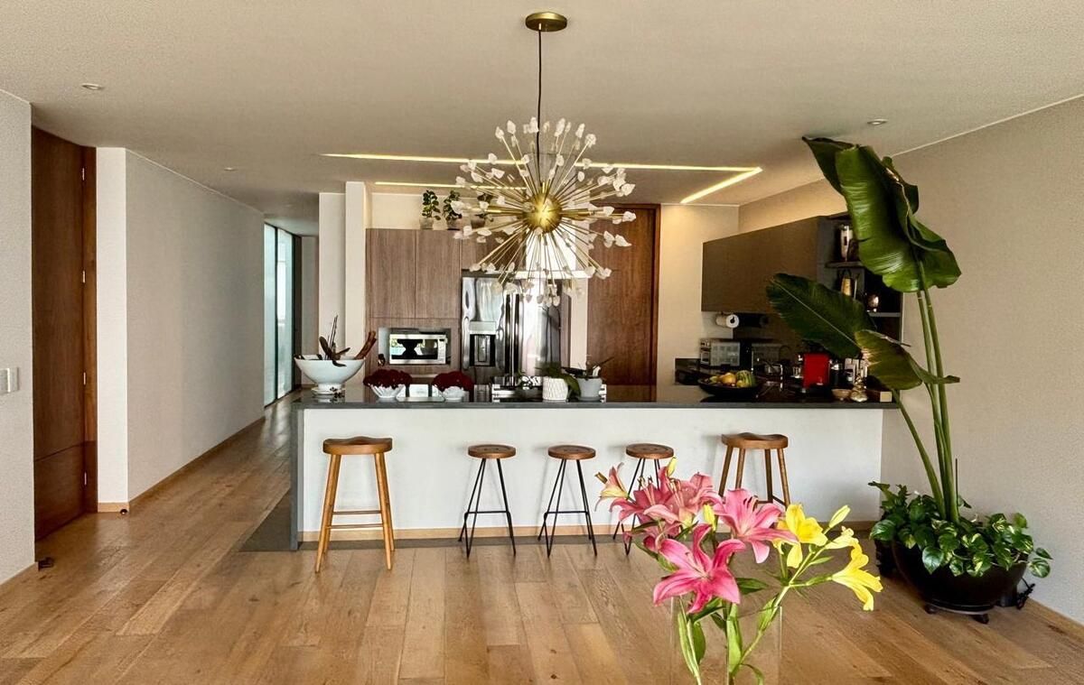 vista a la cocina desde sala