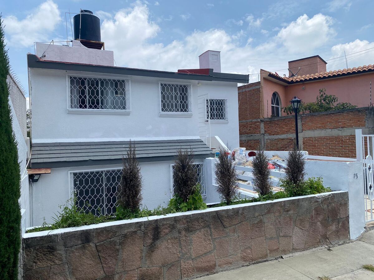 2 of 19: fachada