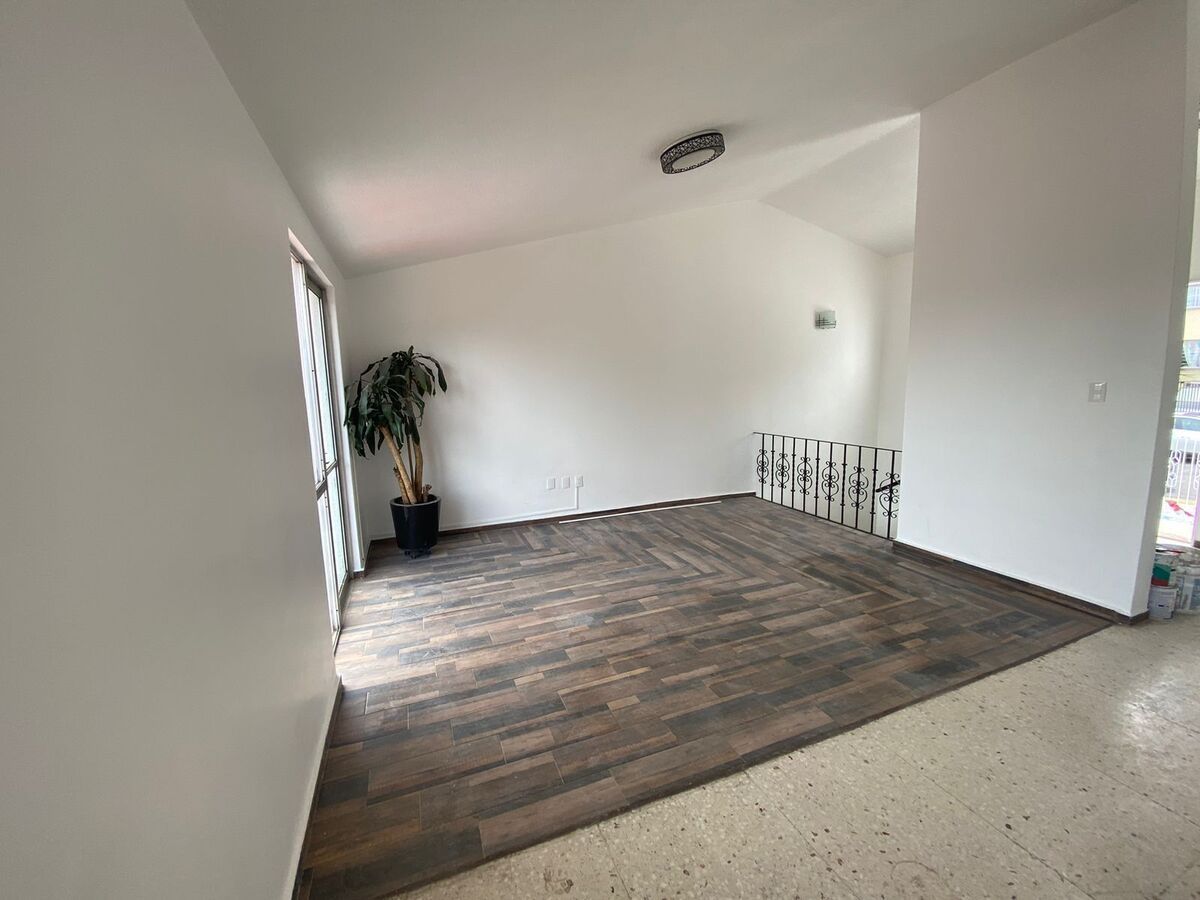 3 of 19: Sala / comedor