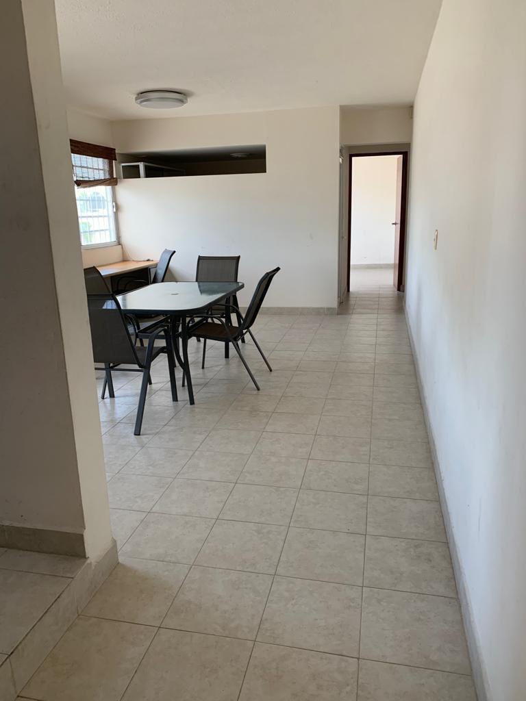 3 of 12: Sala de juntas
