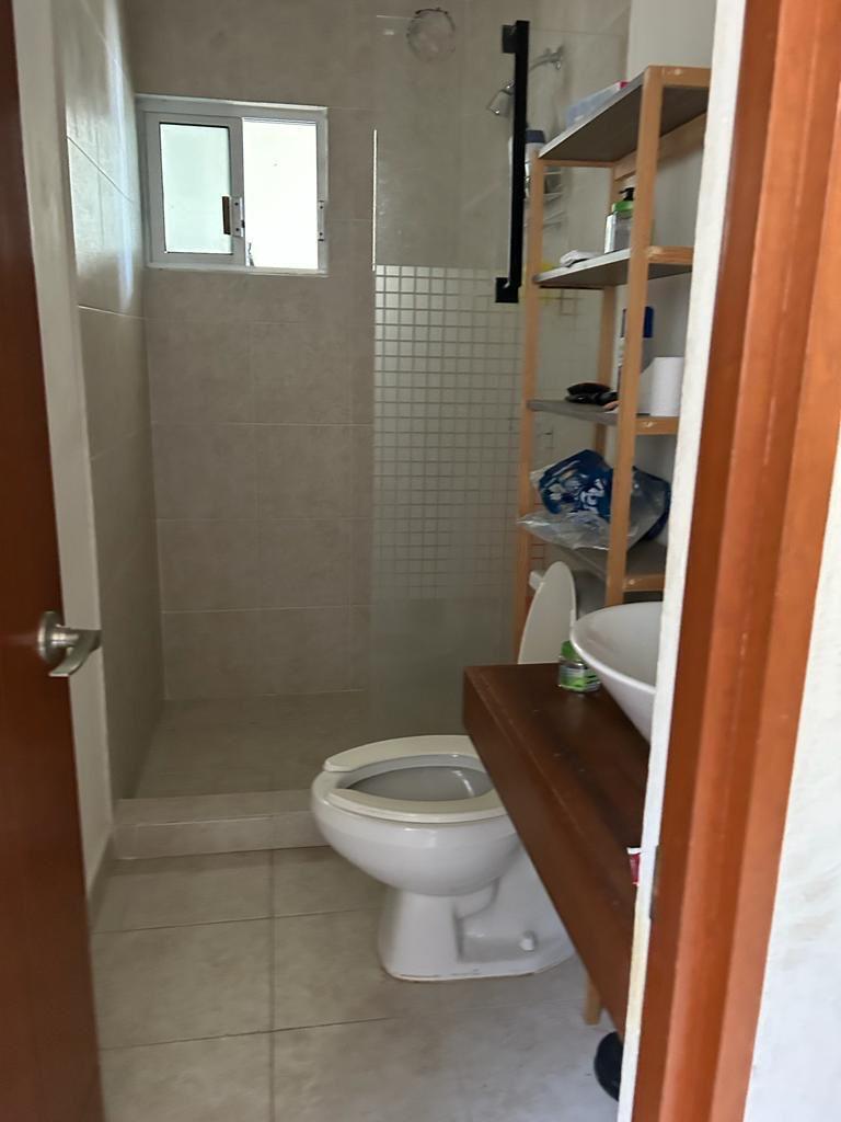 11 of 12: Baño segunda planta