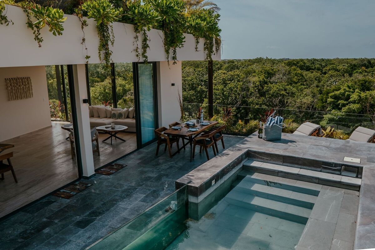 3 de 15: Infinity Pool