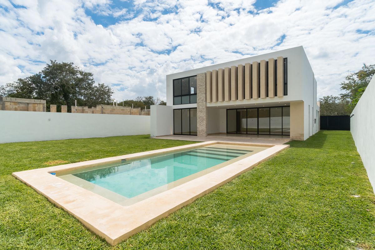 1 de 44: Fachada Trasera